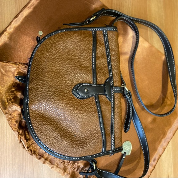 LONDON FOG TAN BAG WITH DARK BROWN TRIM - Picture 2 of 9